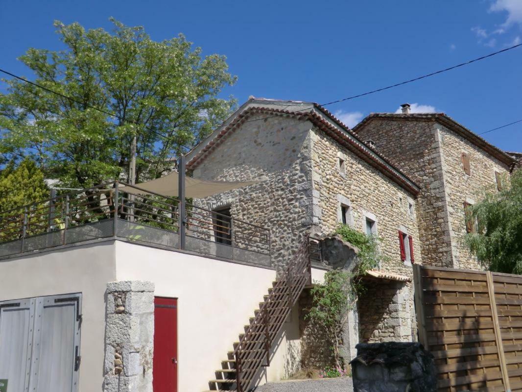 Villa L'Envol Des Papillons Grospierres Exterior foto